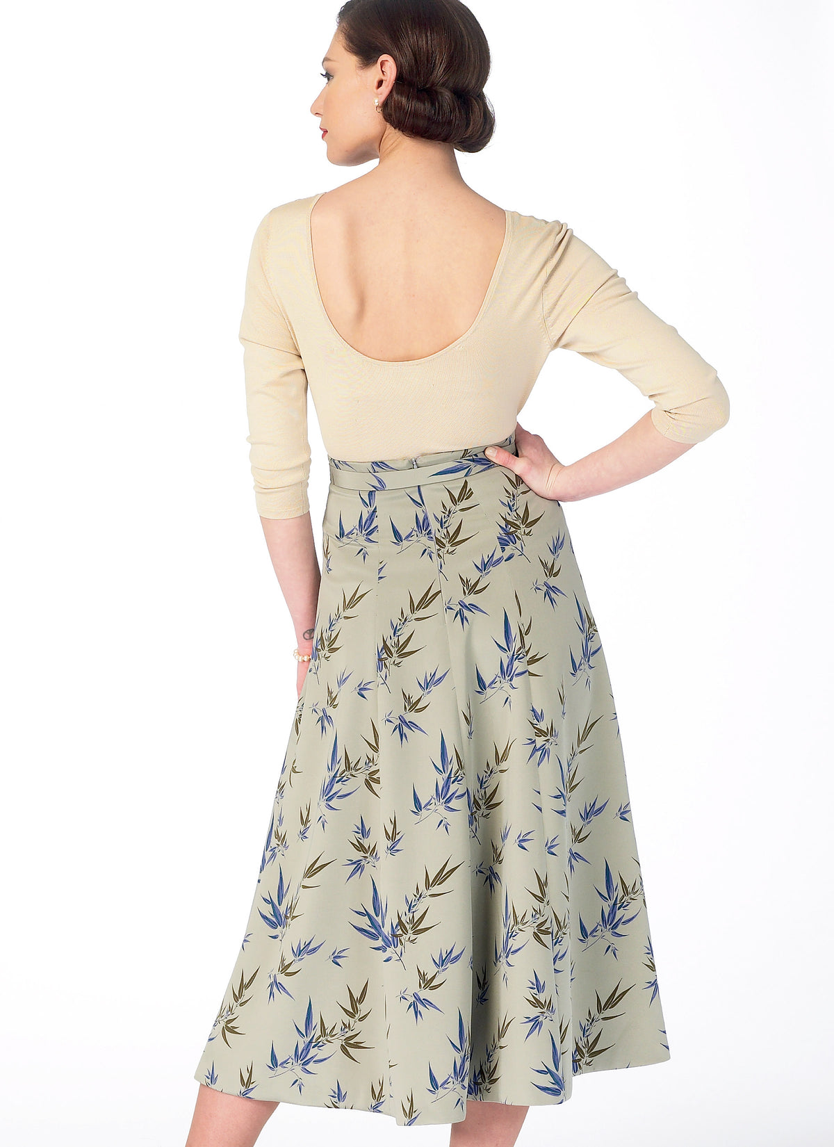 McCall's M6993 skirt sewing pattern envelope