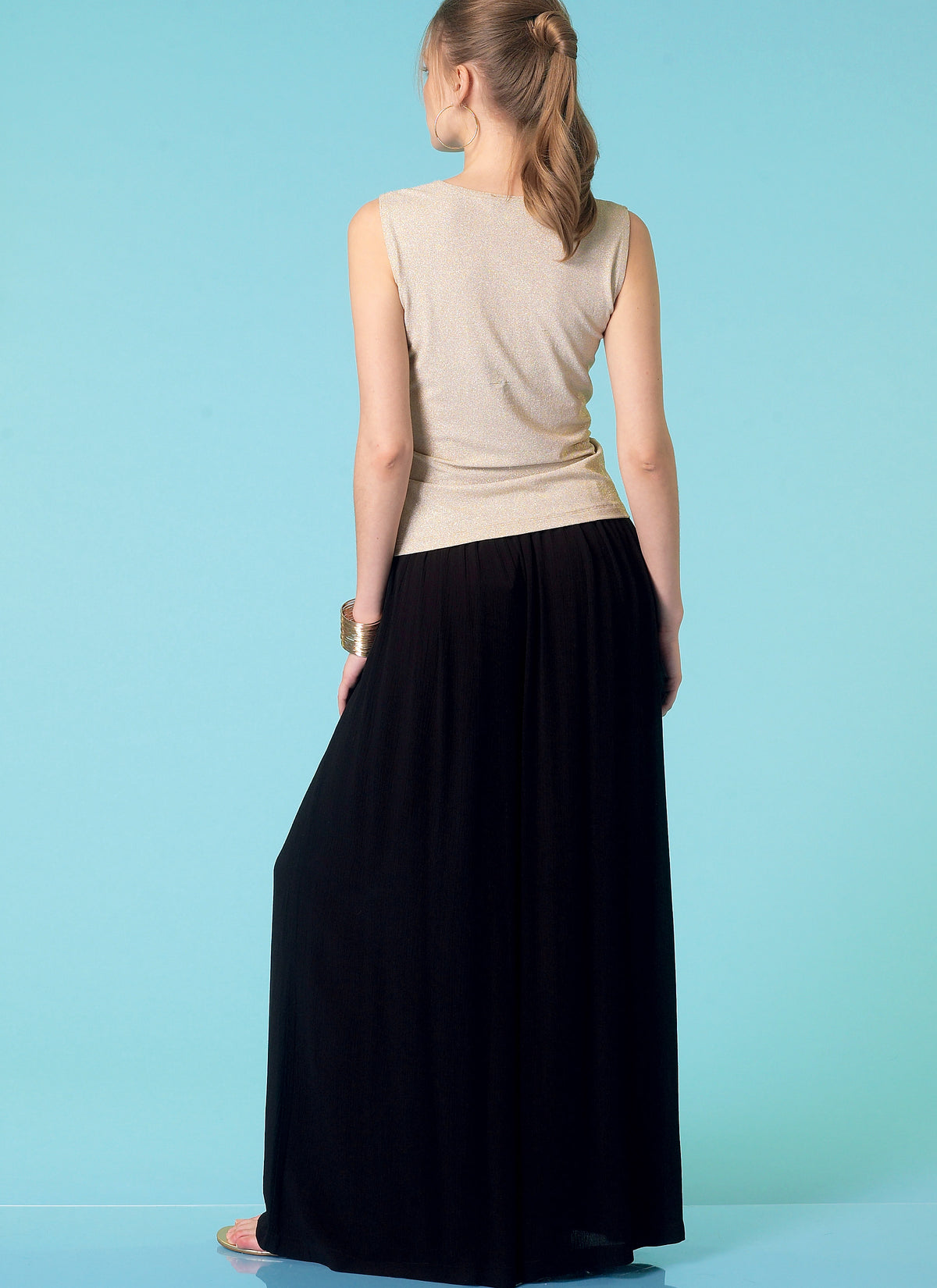 McCall's M7131 sewing pattern envelope showing trousers, culottes and shorts designs