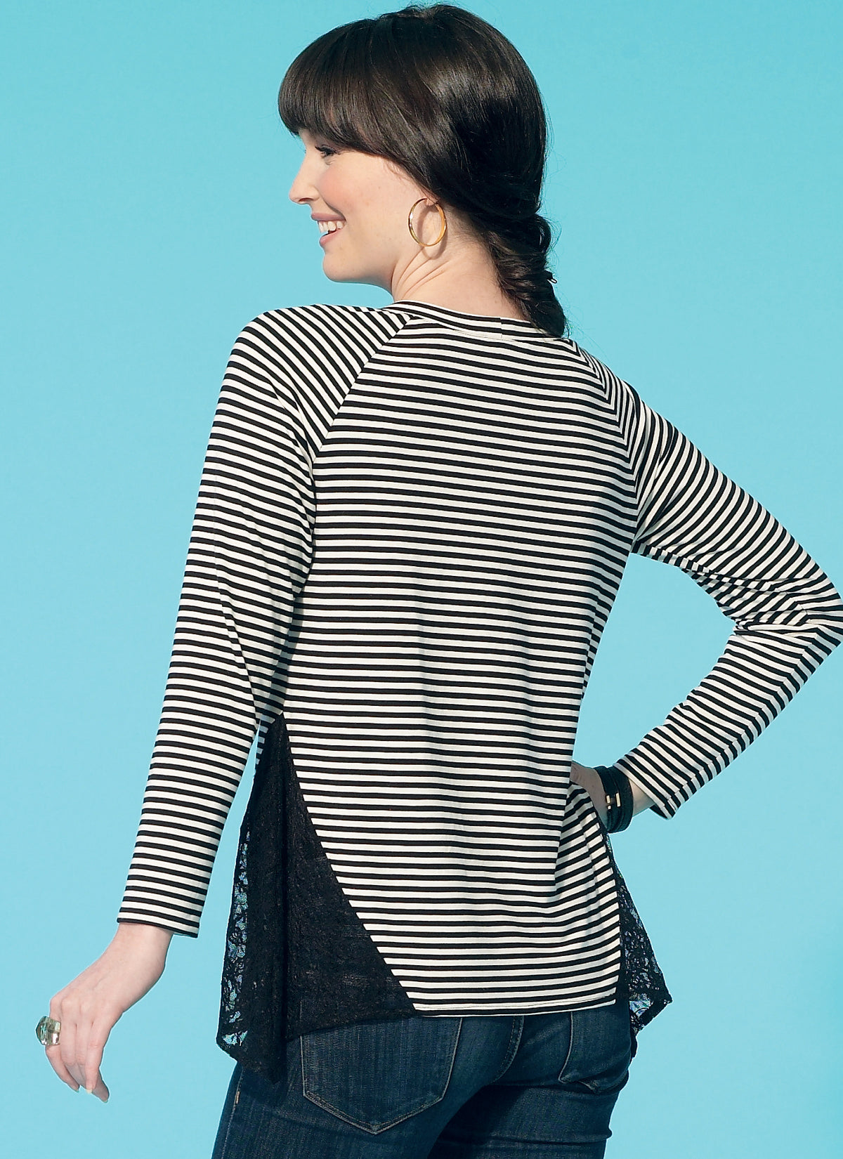 McCall's M7286 sewing pattern envelope showing close-fitting pullover top designs