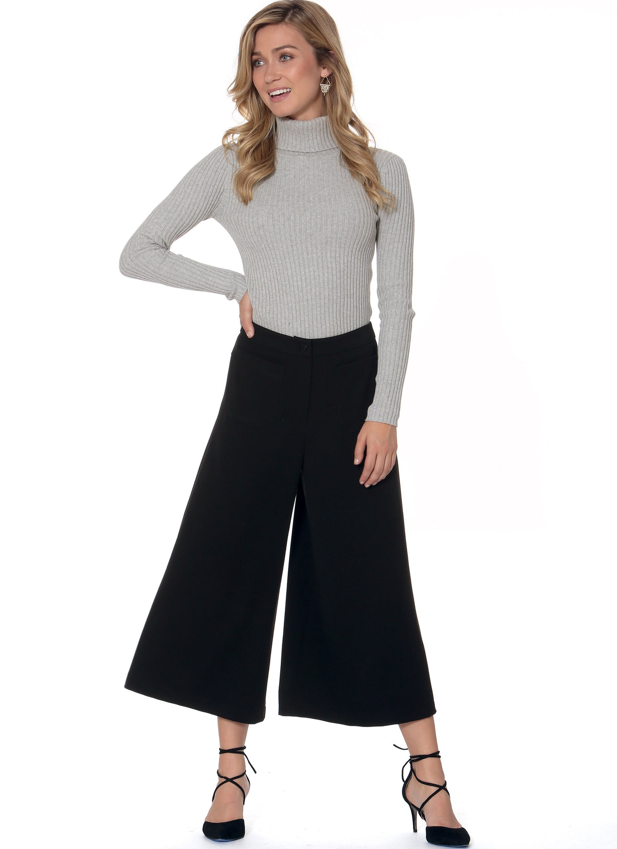 McCall's M7475 sewing pattern envelope showing semi-fitted skirts, shorts and culottes