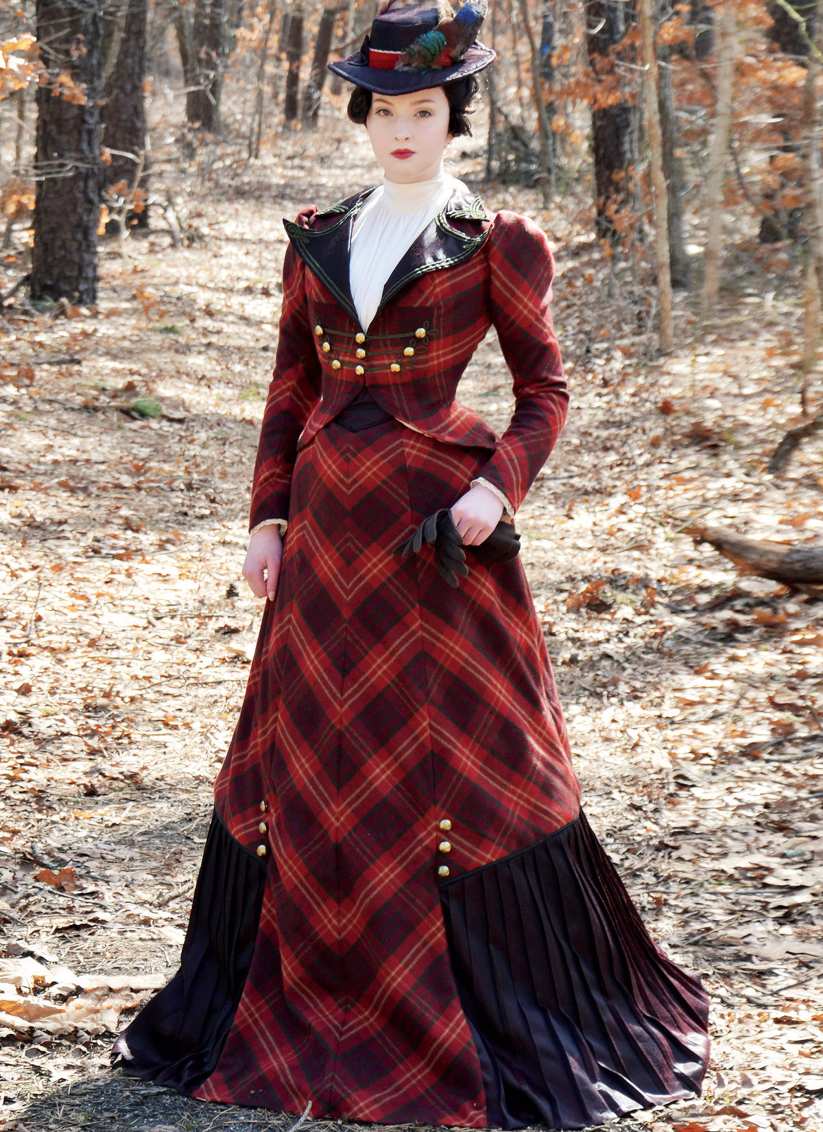 McCall's M7732 sewing pattern envelope for the women's costume top