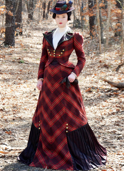 McCall's M7732 sewing pattern envelope for the women's costume top