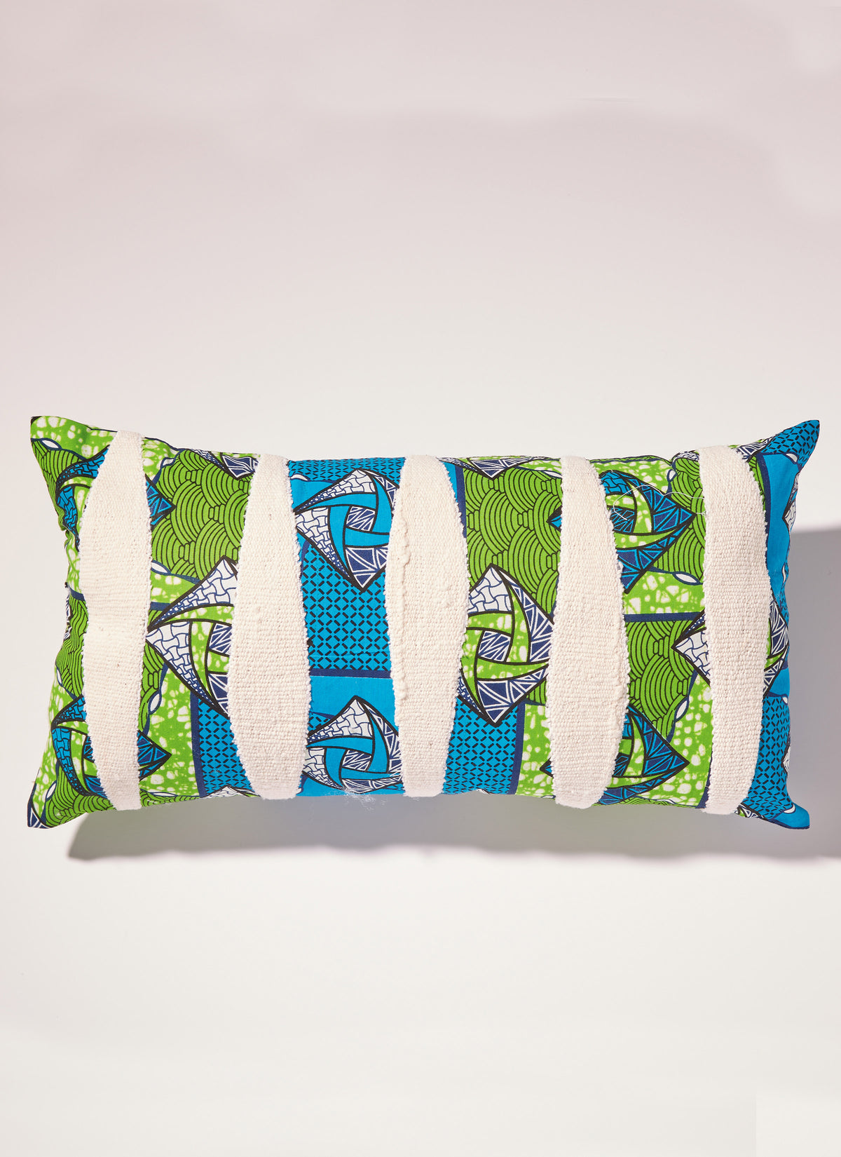 McCall's M8310 sewing pattern envelope showing easy cushion covers