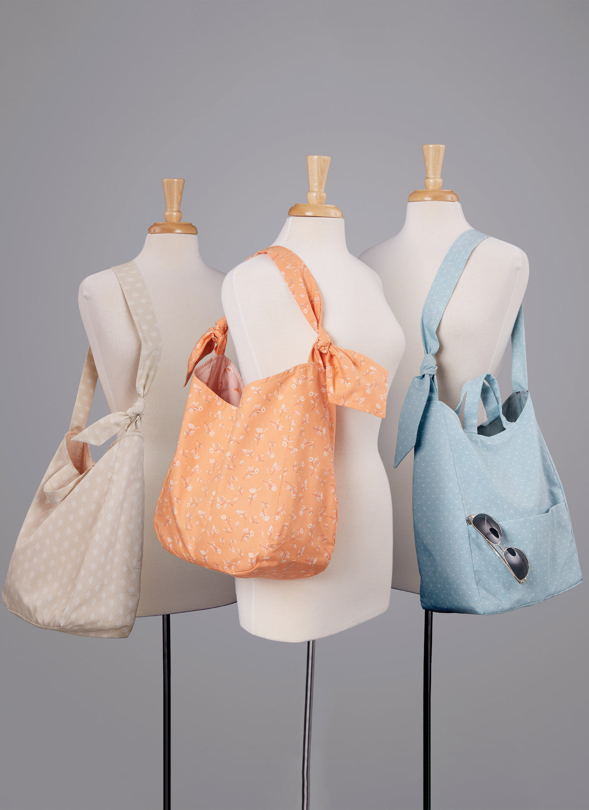 McCall's M8375 sewing pattern envelope showing a soft, easy bag in two views