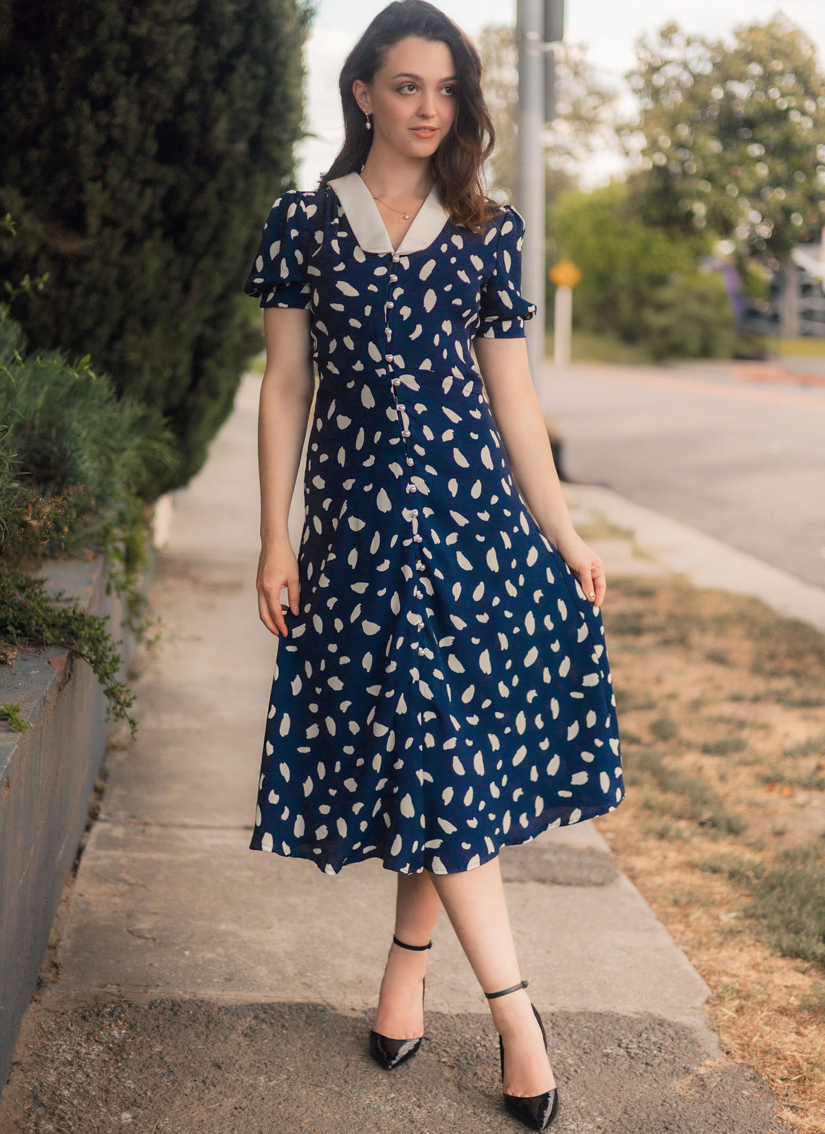 McCall's M8525 sewing pattern envelope showing mid-calf dress