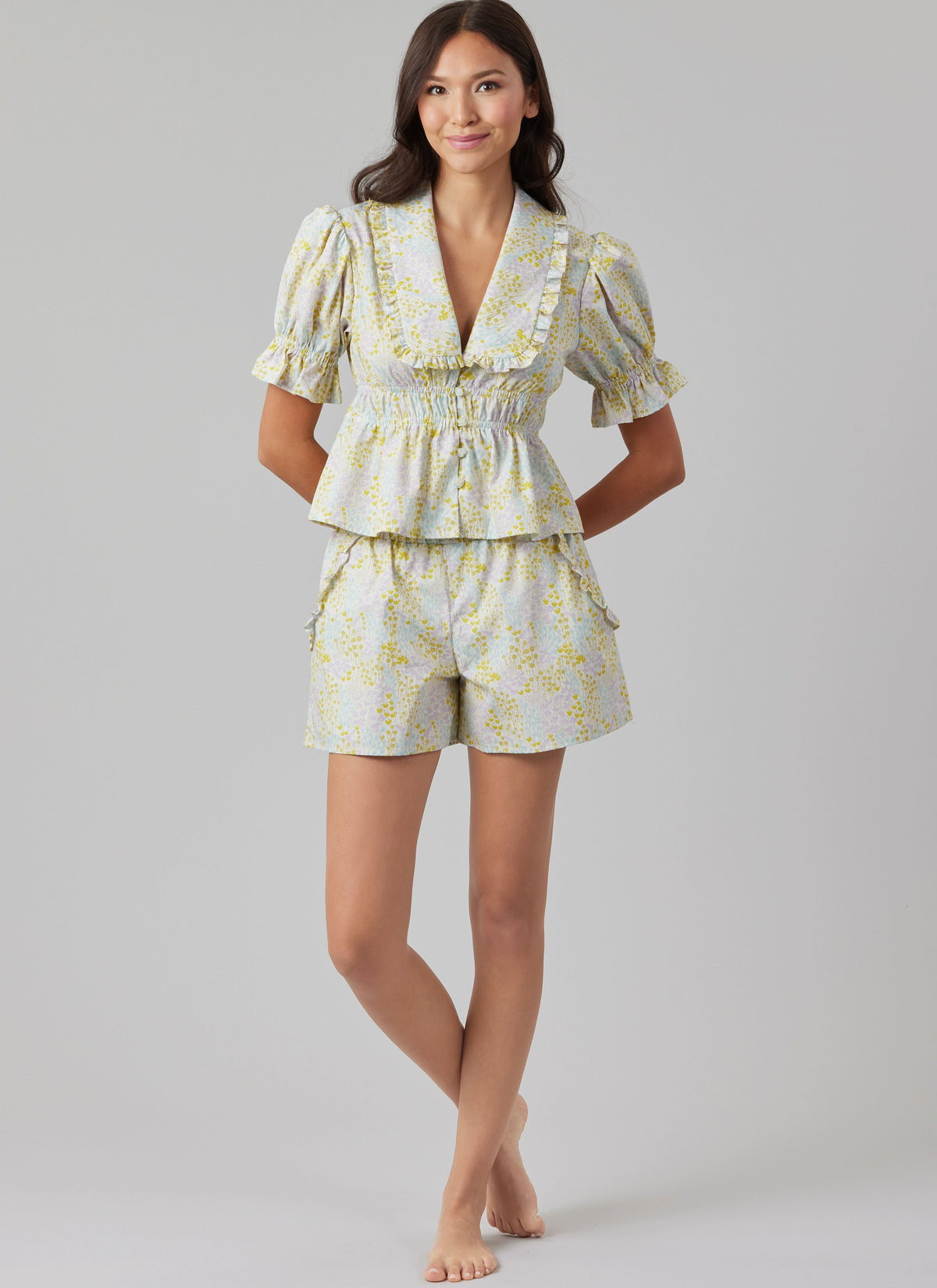 McCall's M8563 pattern envelope showing a tie front sleepwear top