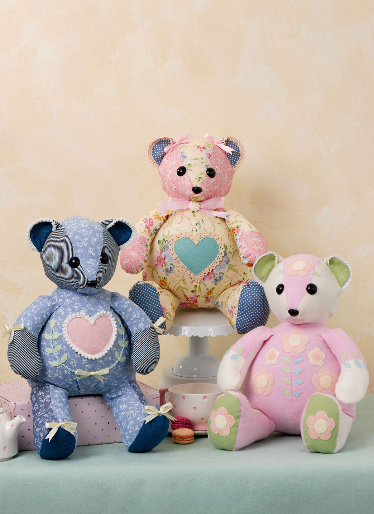 McCall's M8599 plush bear sewing pattern envelope