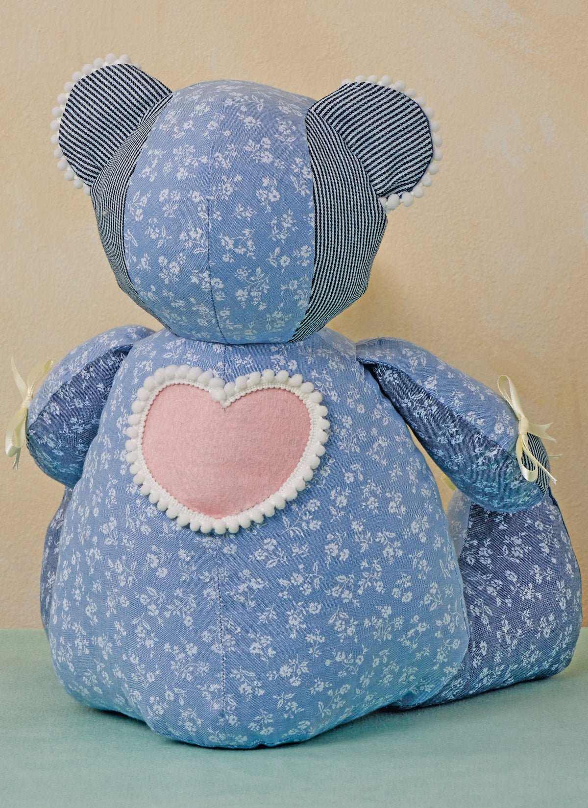 McCall's M8599 plush bear sewing pattern envelope