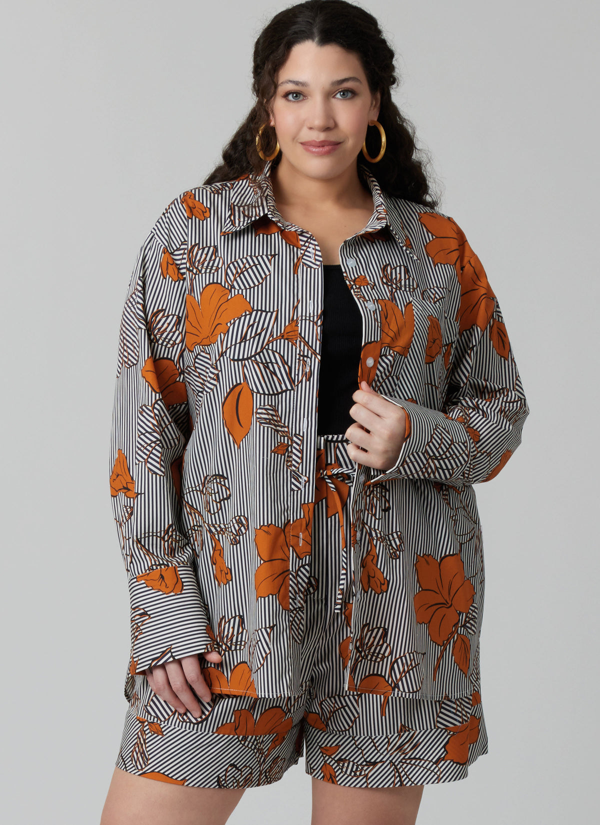 McCall's M8611 semi-fitted shirt sewing pattern envelope