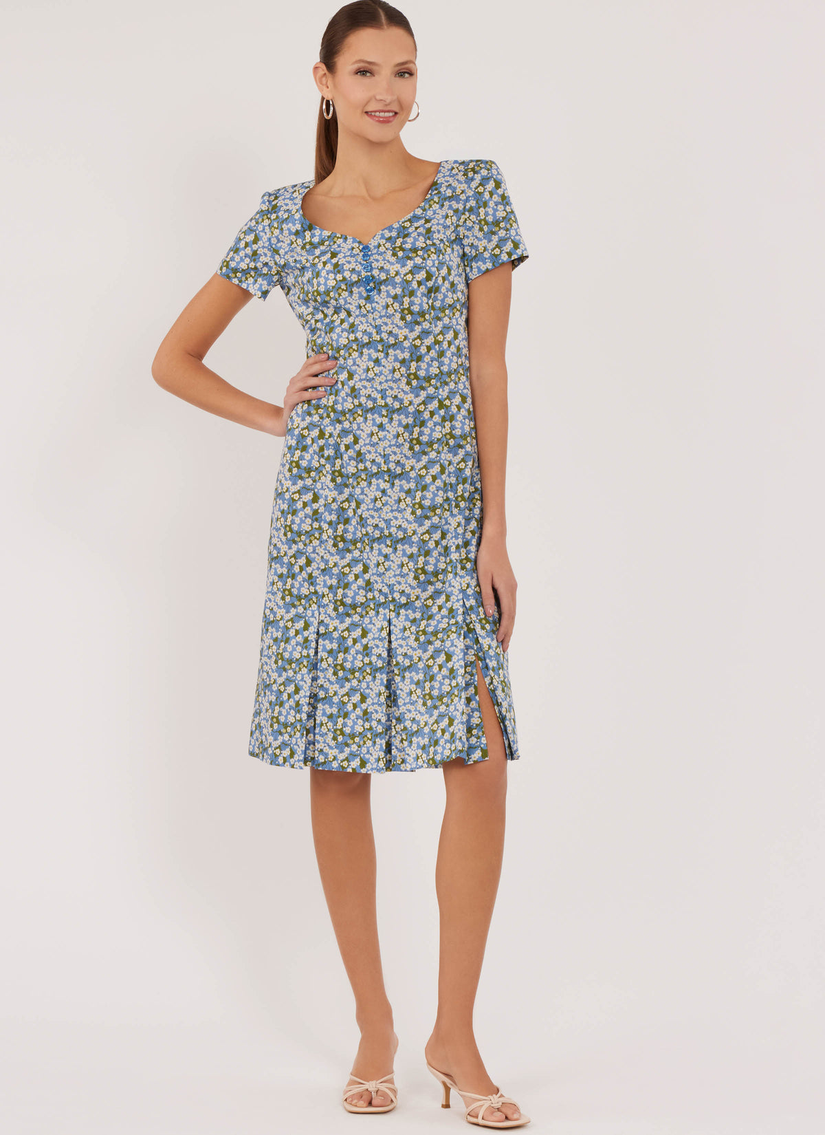 New Look N6822 sewing pattern envelope showing sweetheart neckline dresses