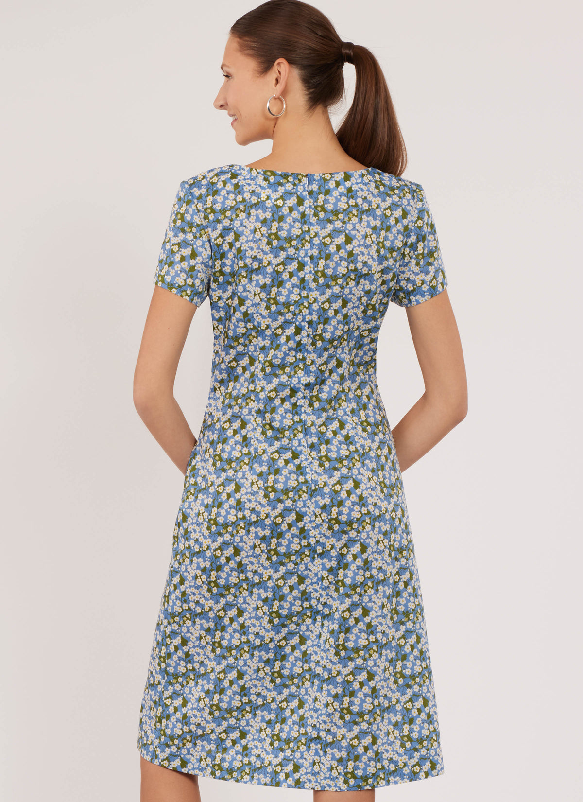 New Look N6822 sewing pattern envelope showing sweetheart neckline dresses