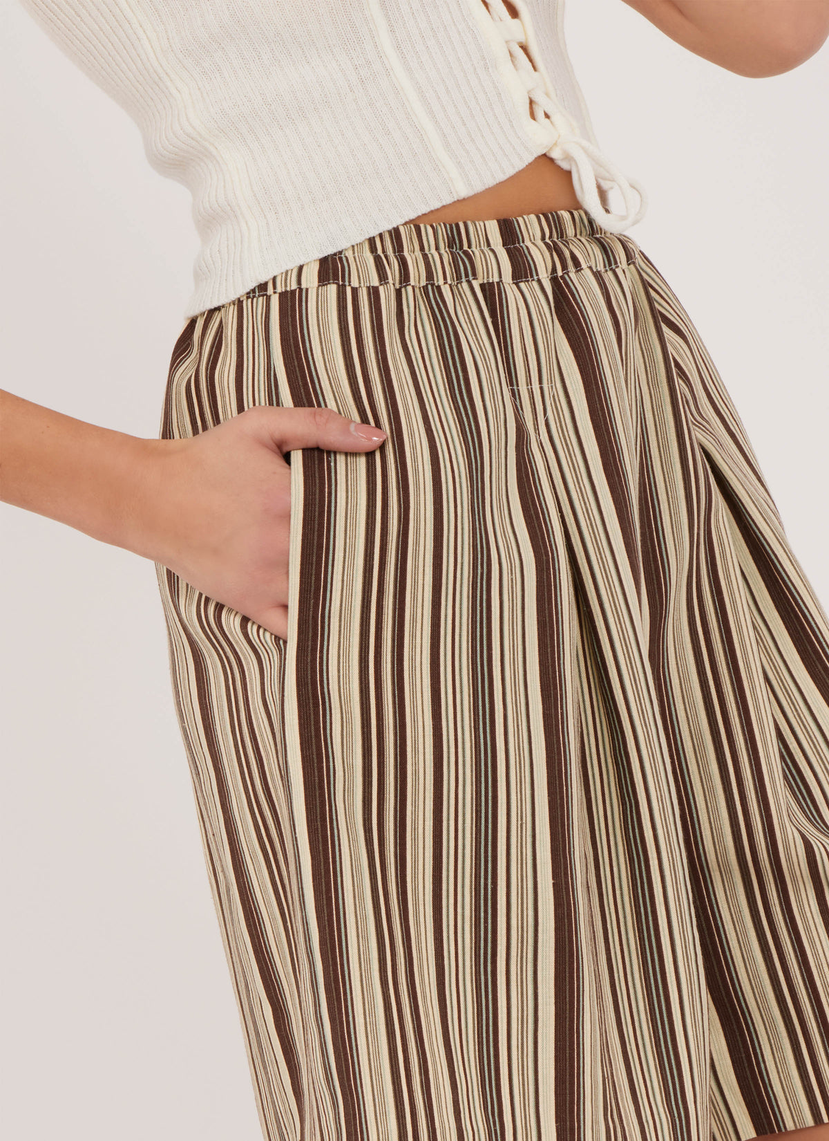 New Look N6826 sewing pattern envelope showing skirts, trousers and shorts