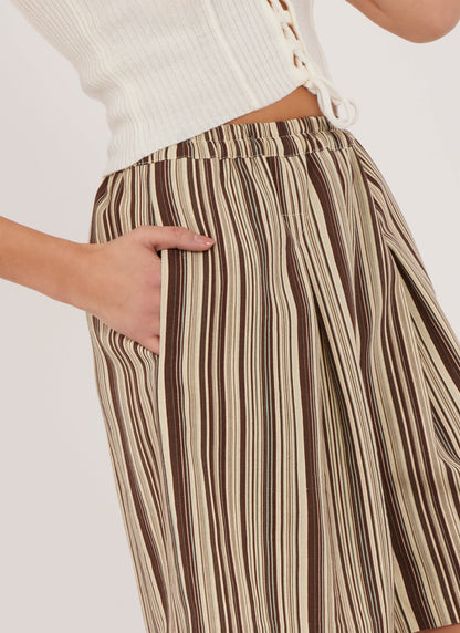 New Look N6826 sewing pattern envelope showing skirts, trousers and shorts