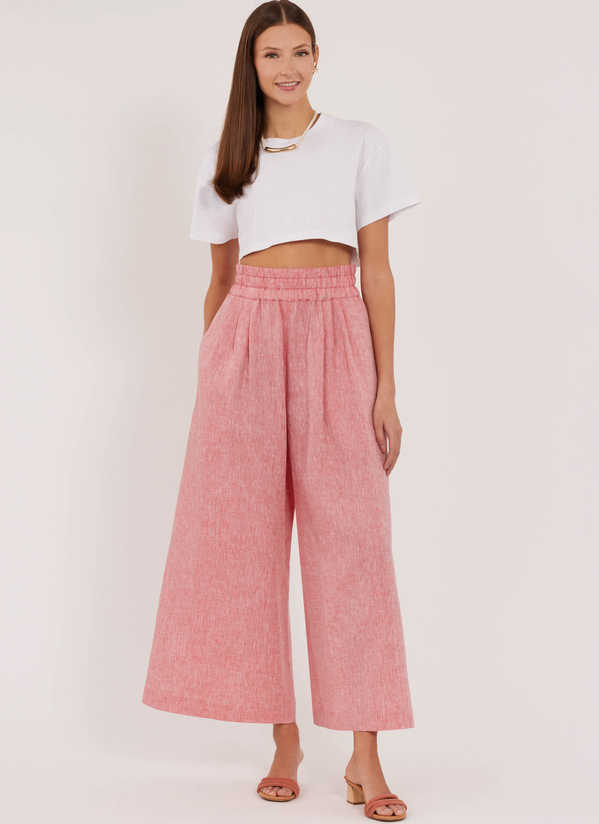 New Look N6827 sewing pattern envelope showing cropped trousers and shorts