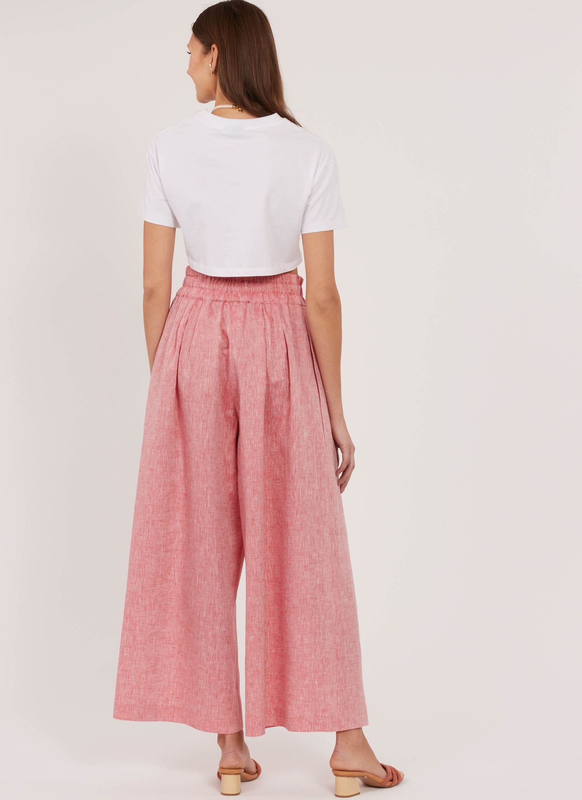 New Look N6827 sewing pattern envelope showing cropped trousers and shorts