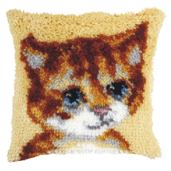 Finished latch hook cushion with cat design