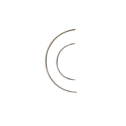 Pony 2 inch and 4 inch curved mattress needles in packet