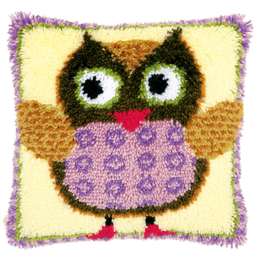 Latch hook cushion kit with an owl design