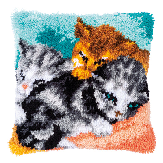 Latch hook cushion with a cute kittens design