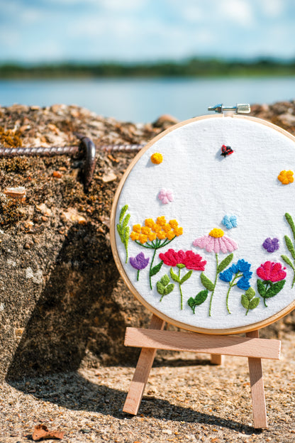 Vervaco Summer Flowers embroidery hoop kit