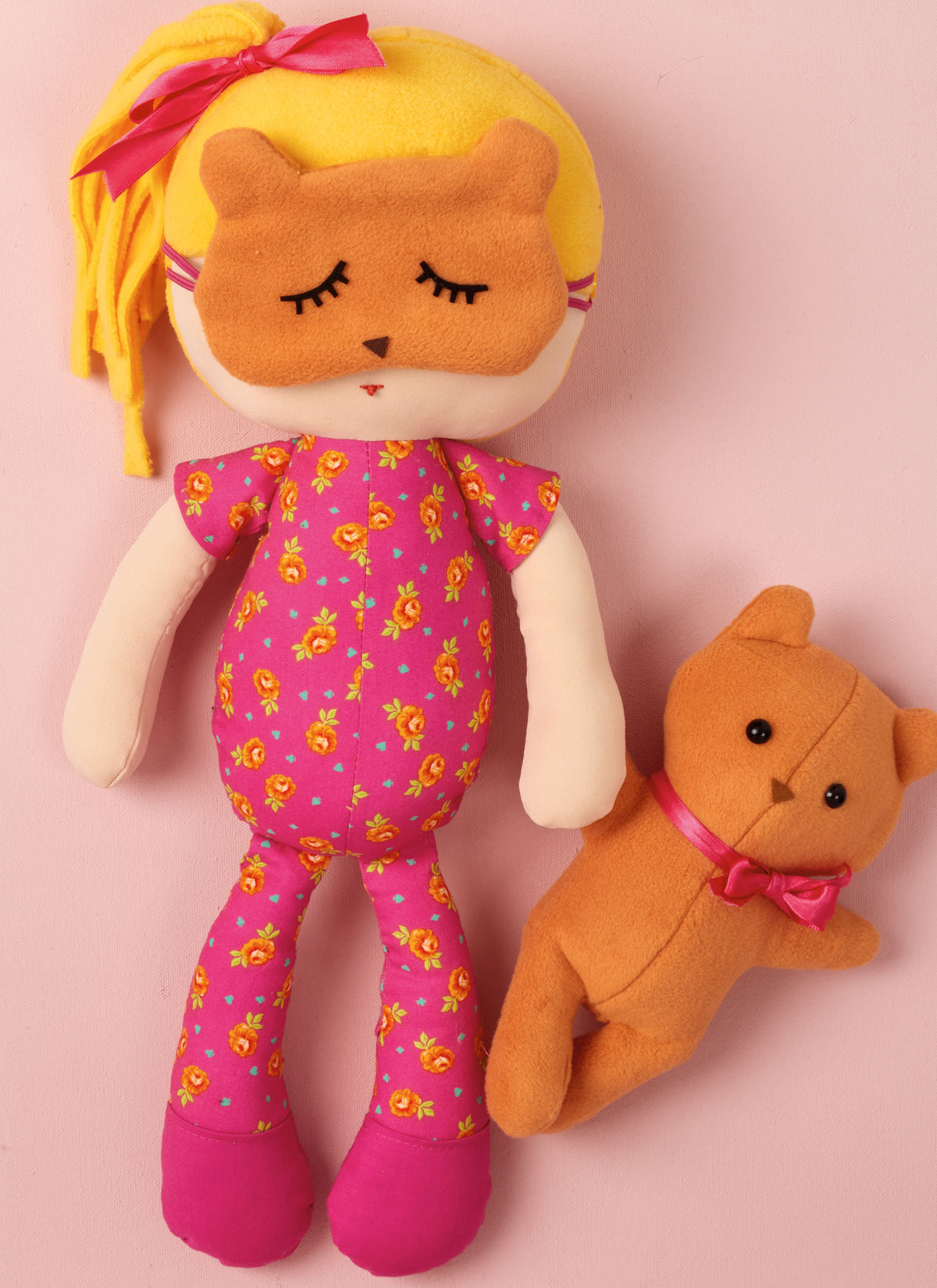 Simplicity S3053 sewing pattern envelope showing stuffed dolls with a choice of hair styles