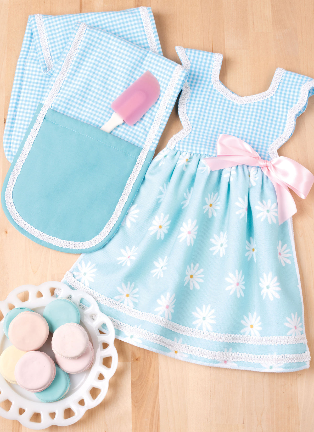 Simplicity S3057 sewing pattern envelope showing dress-style covers for shop-bought dish towels