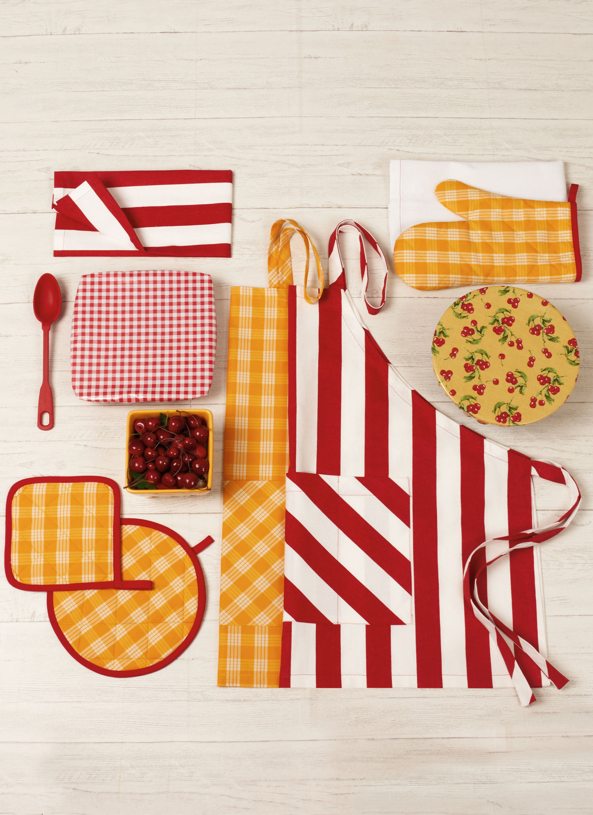 Simplicity S3058 sewing pattern envelope showing easy kitchen essentials to mix and match