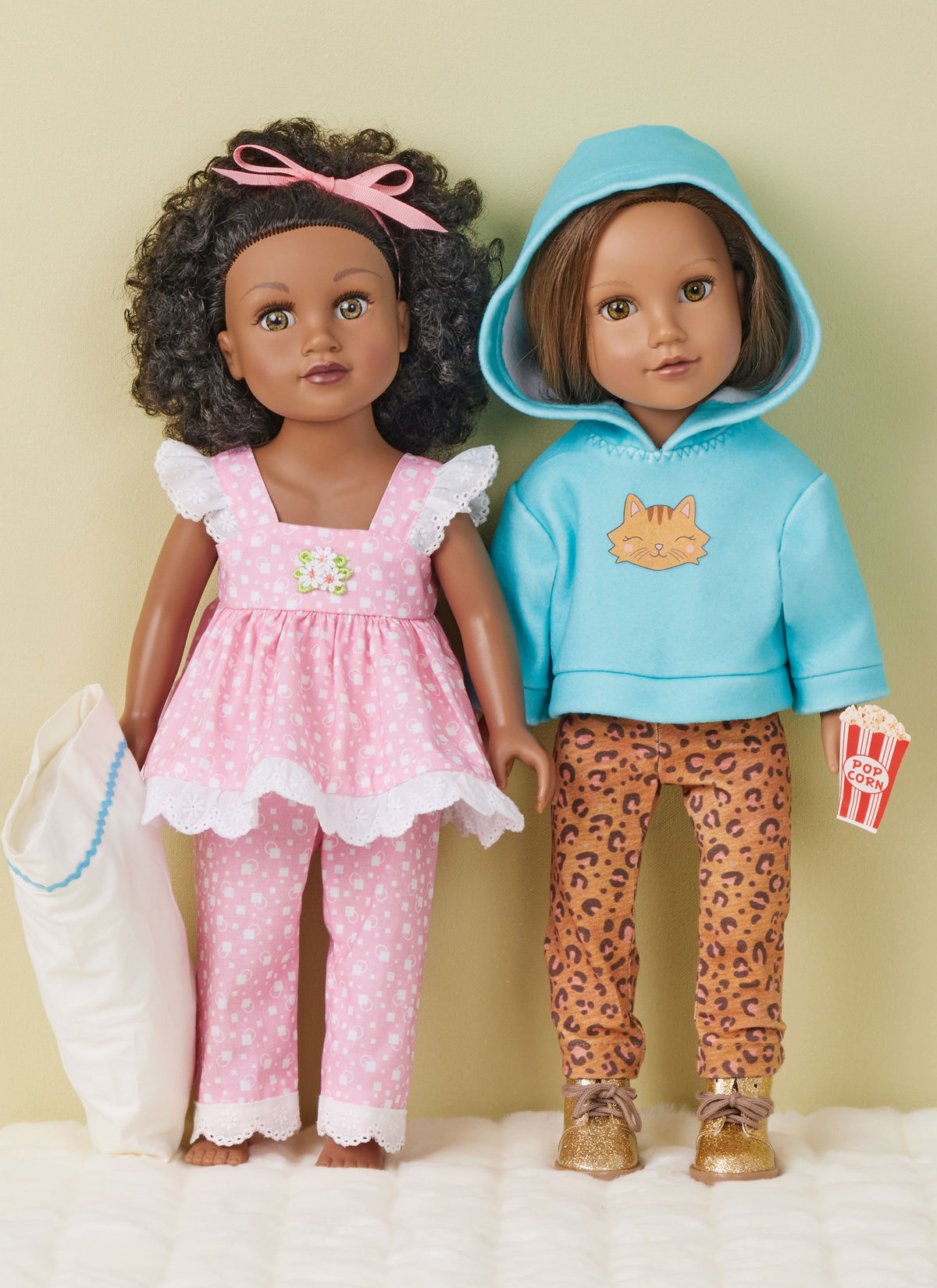Simplicity S3059 sewing pattern envelope showing doll clothes with a full gathered skirt
