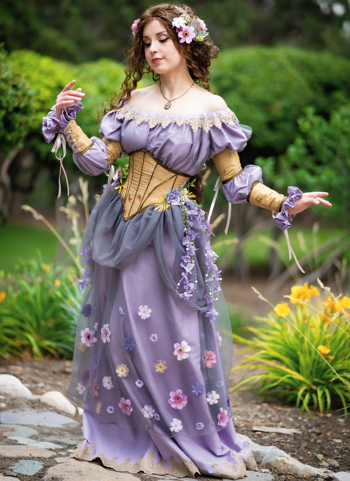 Simplicity S3094 sewing pattern envelope showing a costume with puff sleeves and layered overskirts