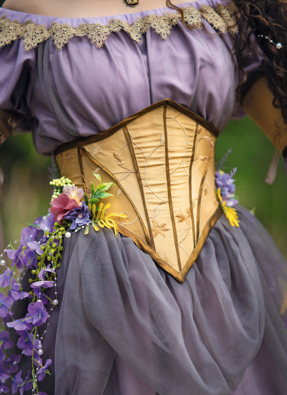 Simplicity S3094 sewing pattern envelope showing a costume with puff sleeves and layered overskirts