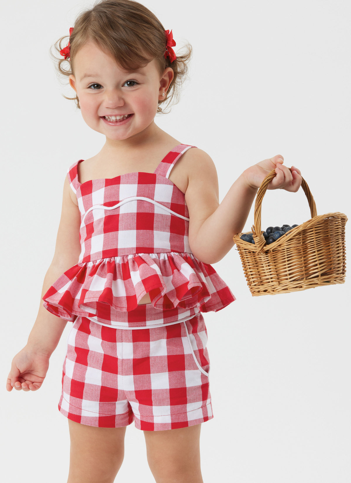 Simplicity S3112 pattern envelope showing toddlers in casual outfits