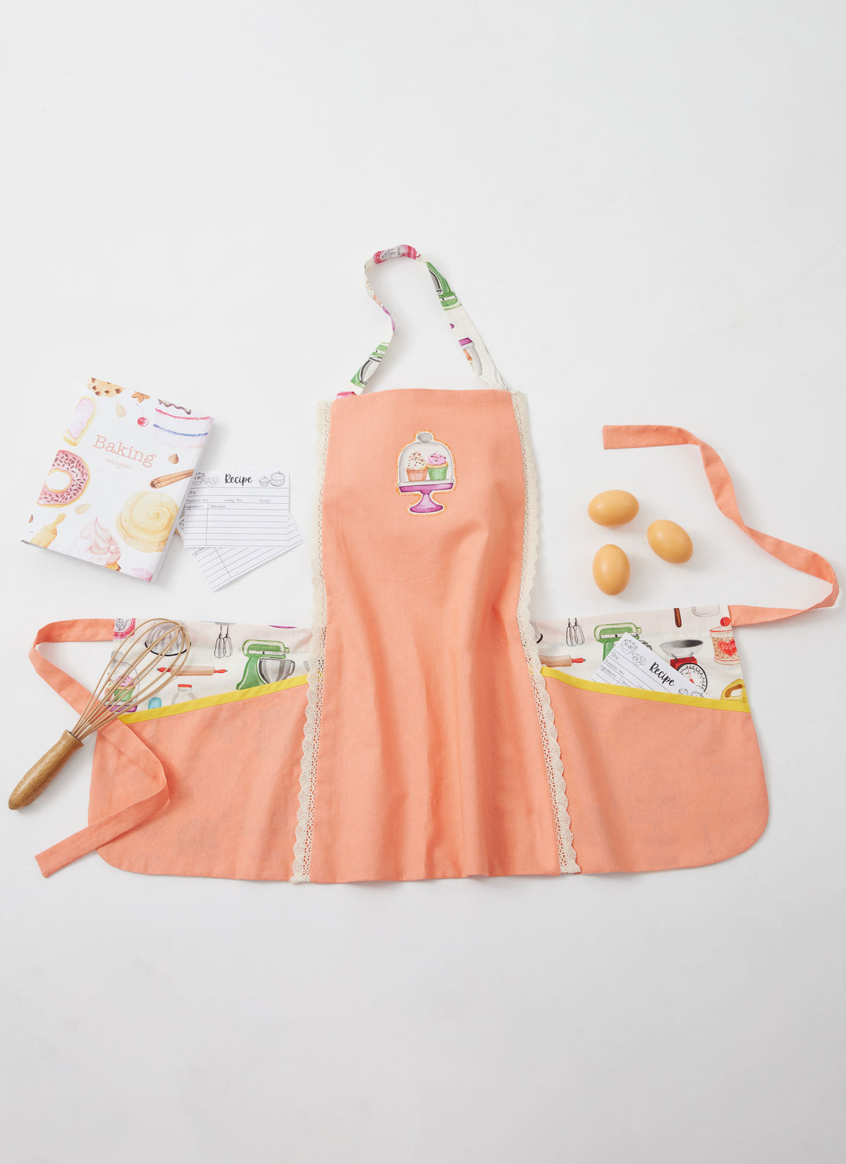 Simplicity S3120 pattern envelope showing adjustable aprons with neck straps