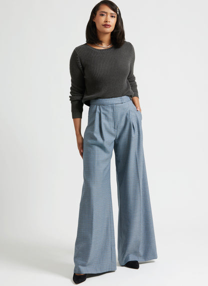 Simplicity S3170 pattern envelope showing a fly front skirt and trousers