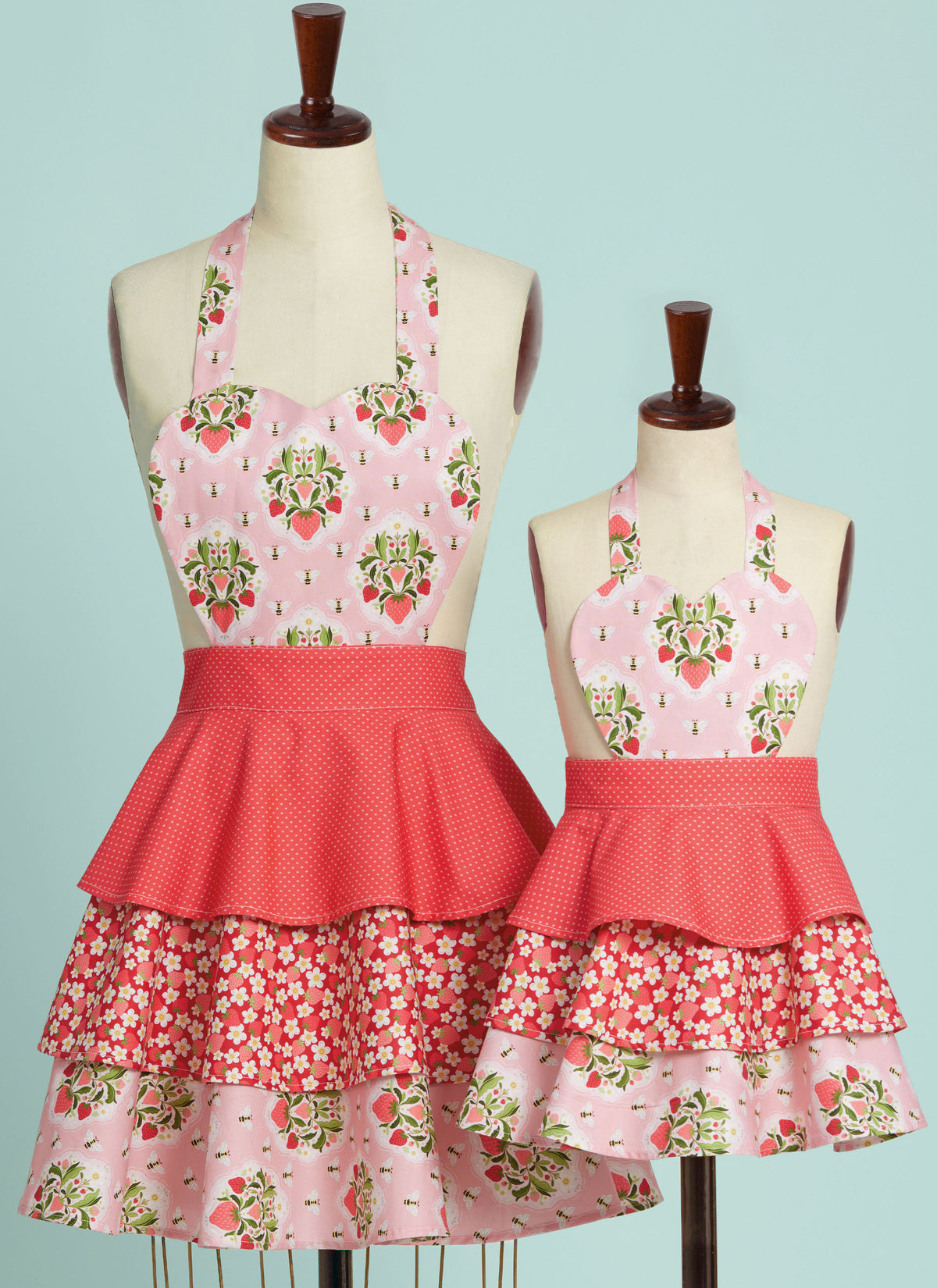 Simplicity S3181 pattern envelope showing tiered flounced aprons