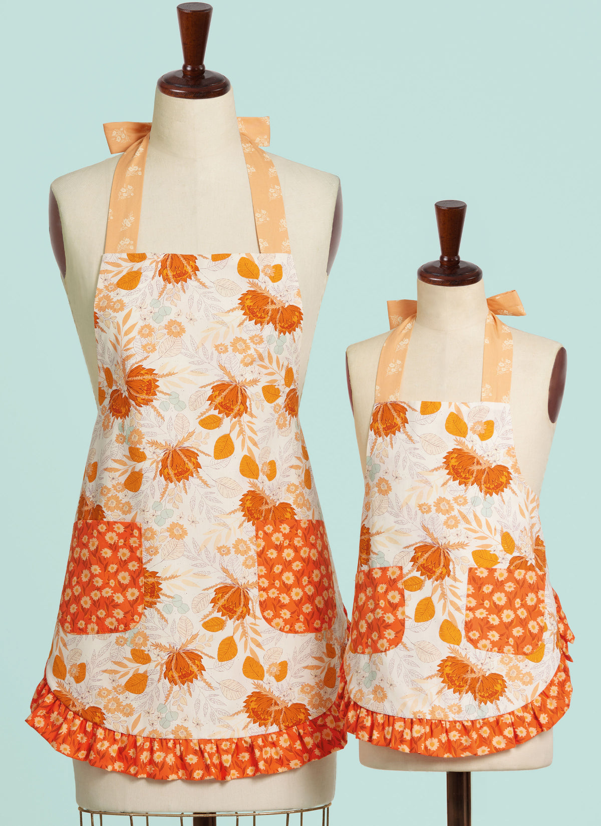 Simplicity S3181 pattern envelope showing tiered flounced aprons