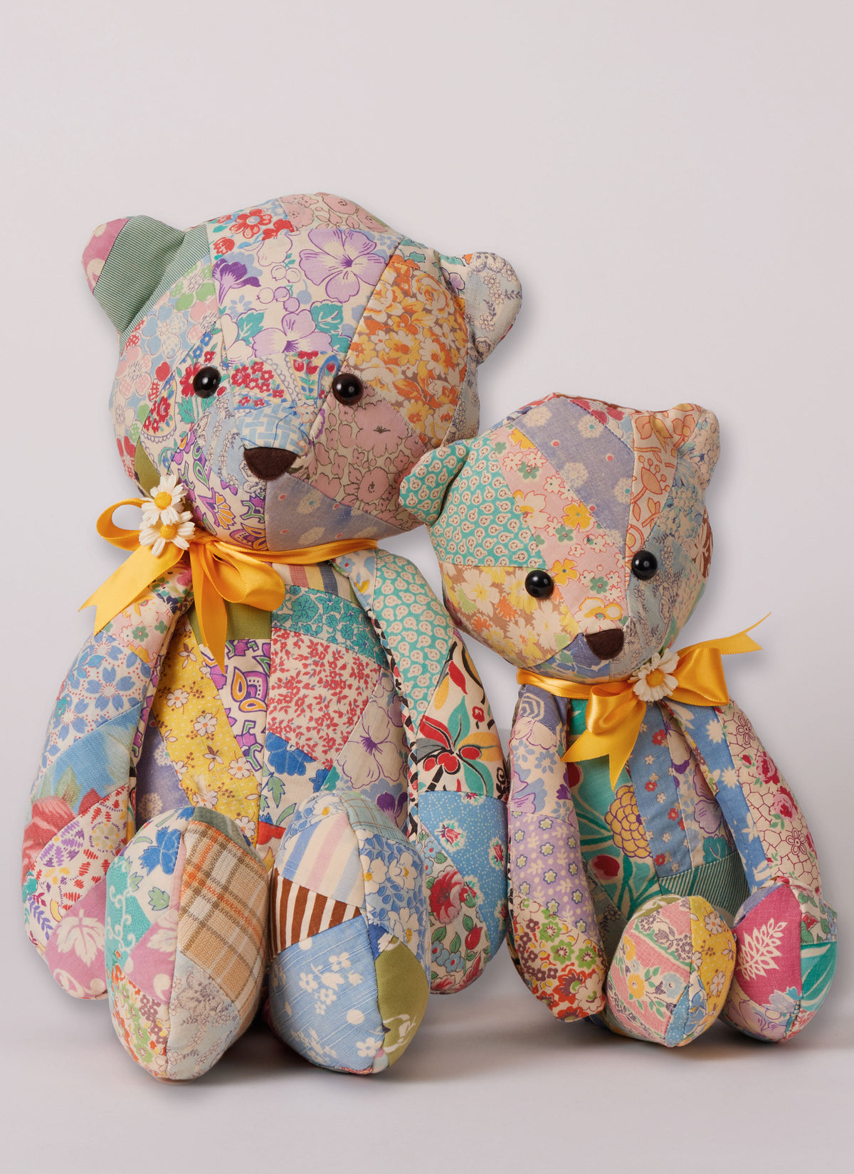 Simplicity S3185 pattern envelope showing stuffed toys with ribbon bows