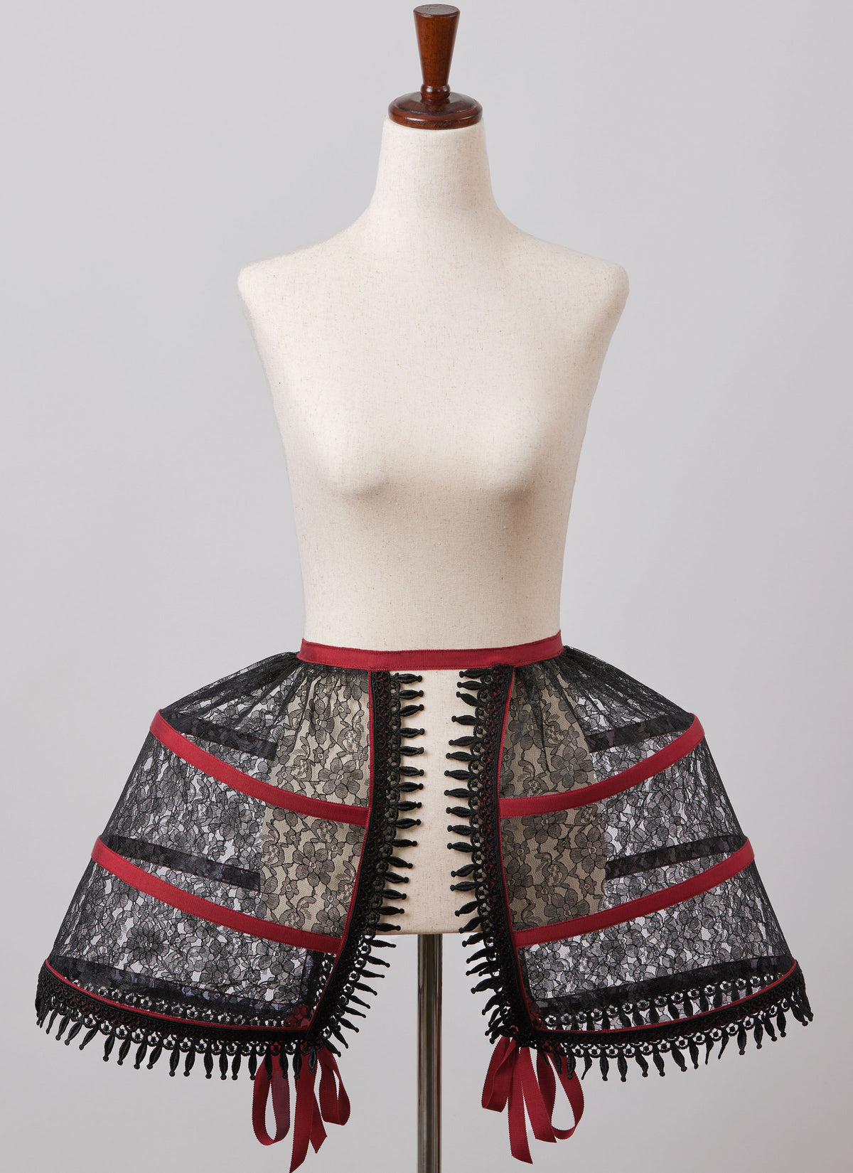 Simplicity S3192 pattern envelope showing hooped costume skirts