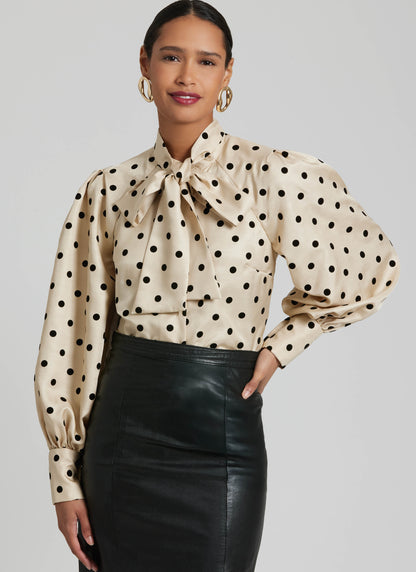 Simplicity S3195 pattern envelope showing blouses with bow tie collars