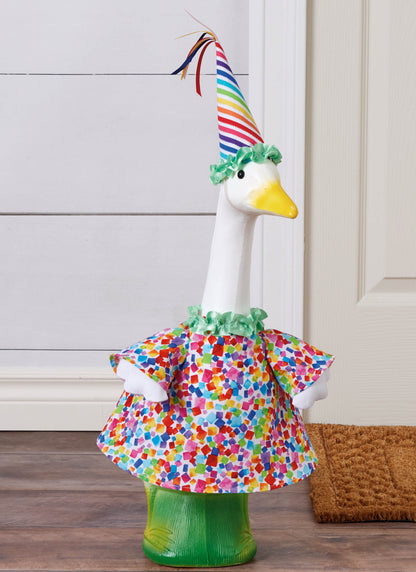 Simplicity S3223 pattern envelope showing outfits for porch geese