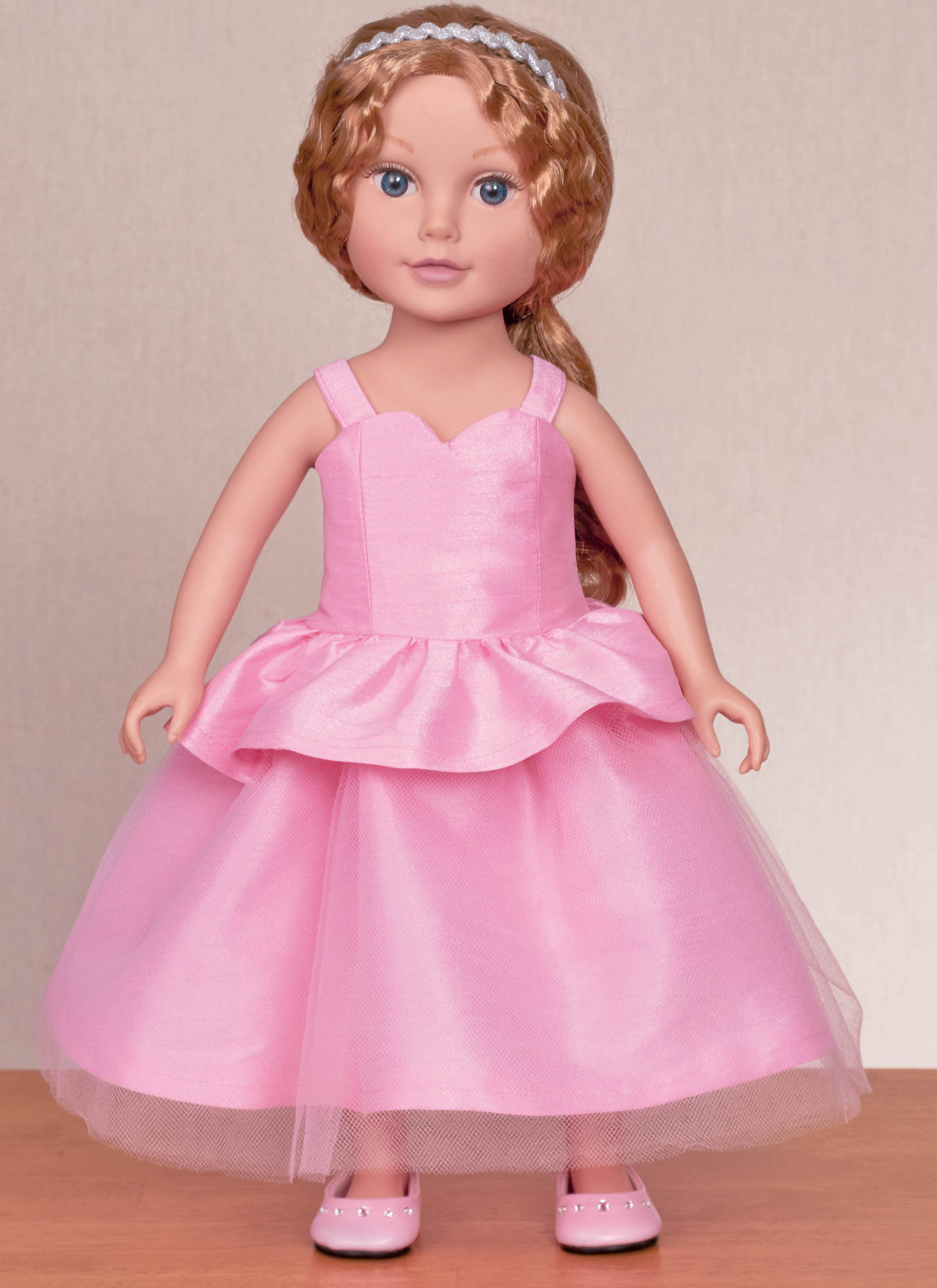Simplicity S3262 sewing pattern envelope showing doll dresses