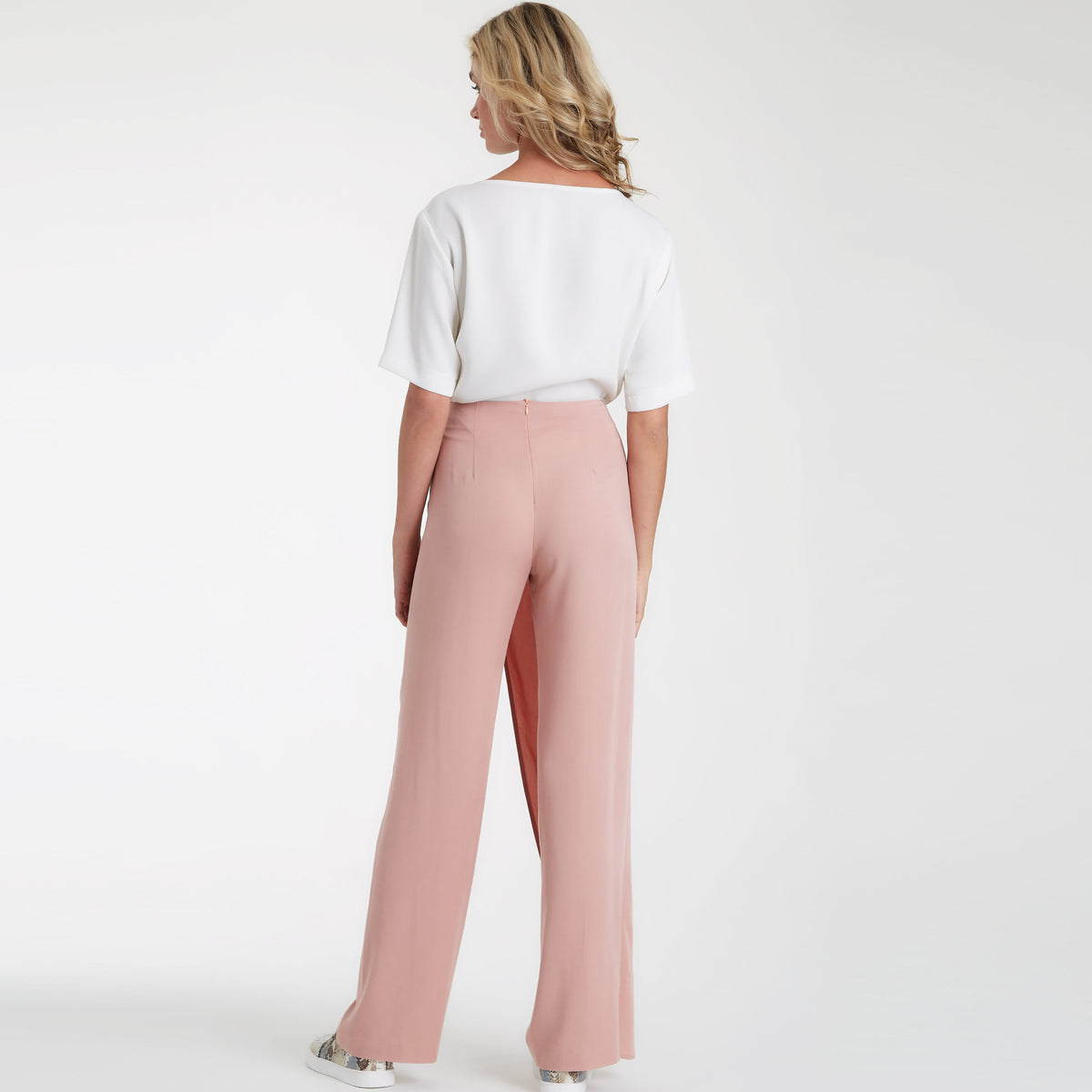 Simplicity S9111 sewing pattern envelope showing the Misses' Skirt, Shorts and Trousers designs