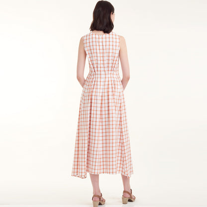 Simplicity S9134 pattern envelope showing dresses with released pleats