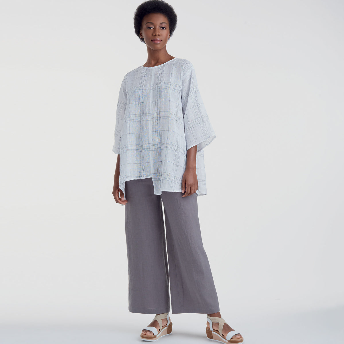 Simplicity S9149 pattern envelope showing top and pull-on trousers