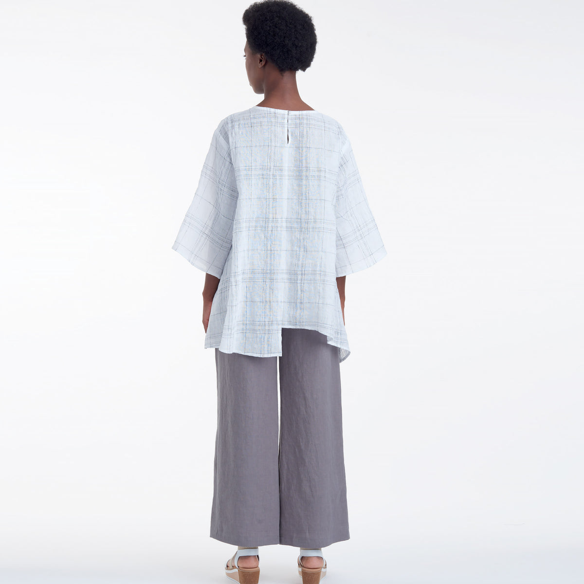Simplicity S9149 pattern envelope showing top and pull-on trousers