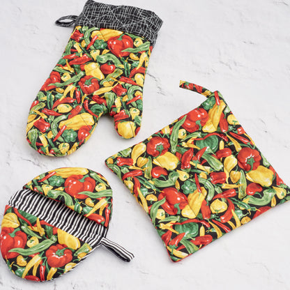 Simplicity S9365 sewing pattern envelope showing fabric microwave bowl cosies in three sizes