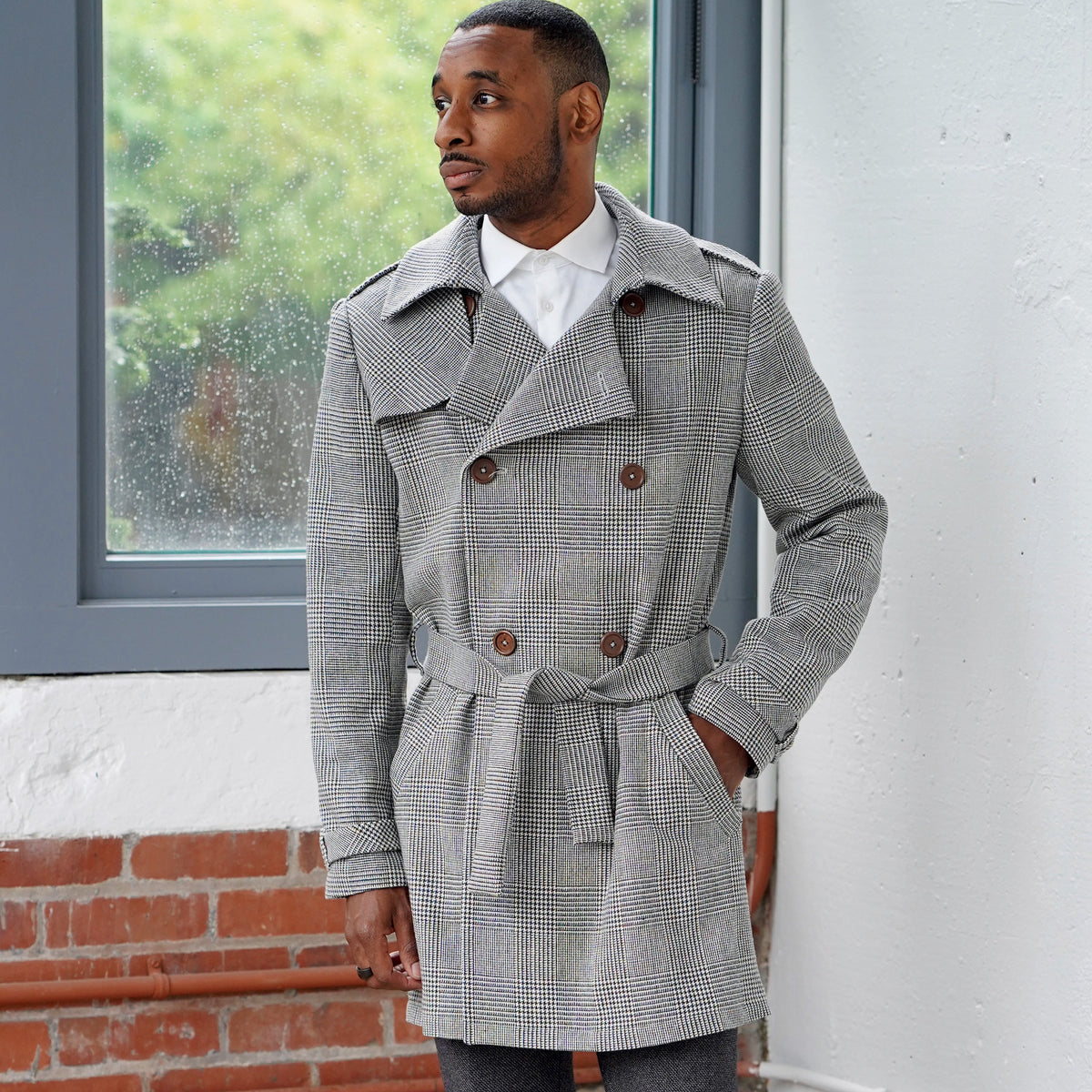 Simplicity S9389 sewing pattern envelope showing men's belted jackets