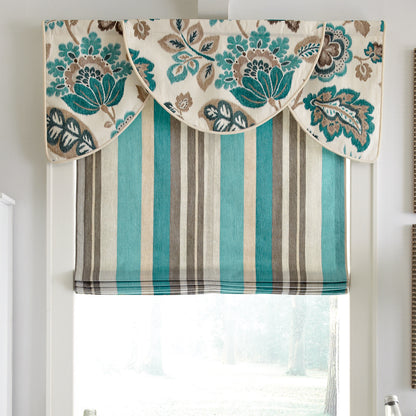 Simplicity S9399 sewing pattern envelope showing Roman blinds and valances on windows