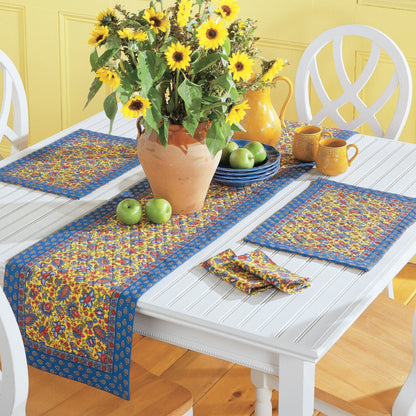 Simplicity S9401 sewing pattern envelope showing tablecloth, napkins, runner and place mats