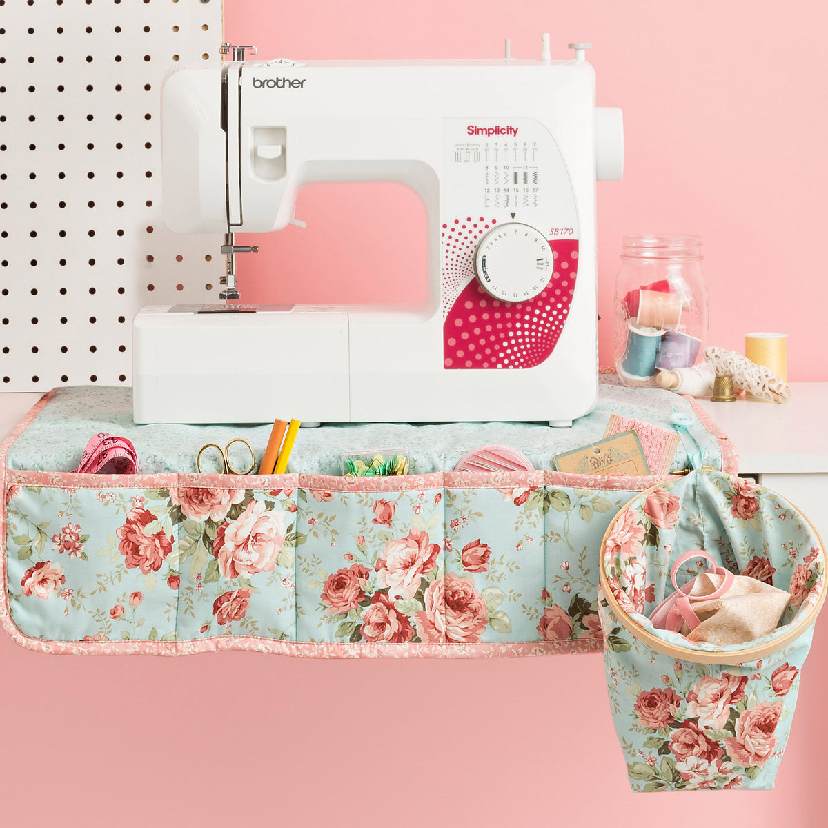 Simplicity S9404 sewing pattern envelope showing sewing room accessories