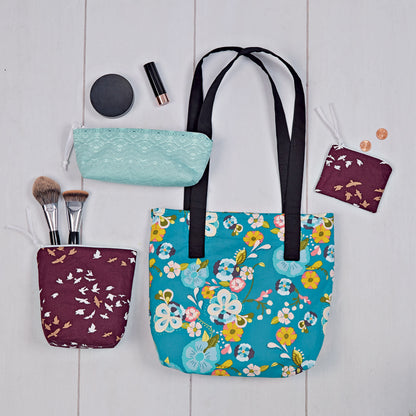 Simplicity S9408 sewing pattern envelope showing bags and small accessories